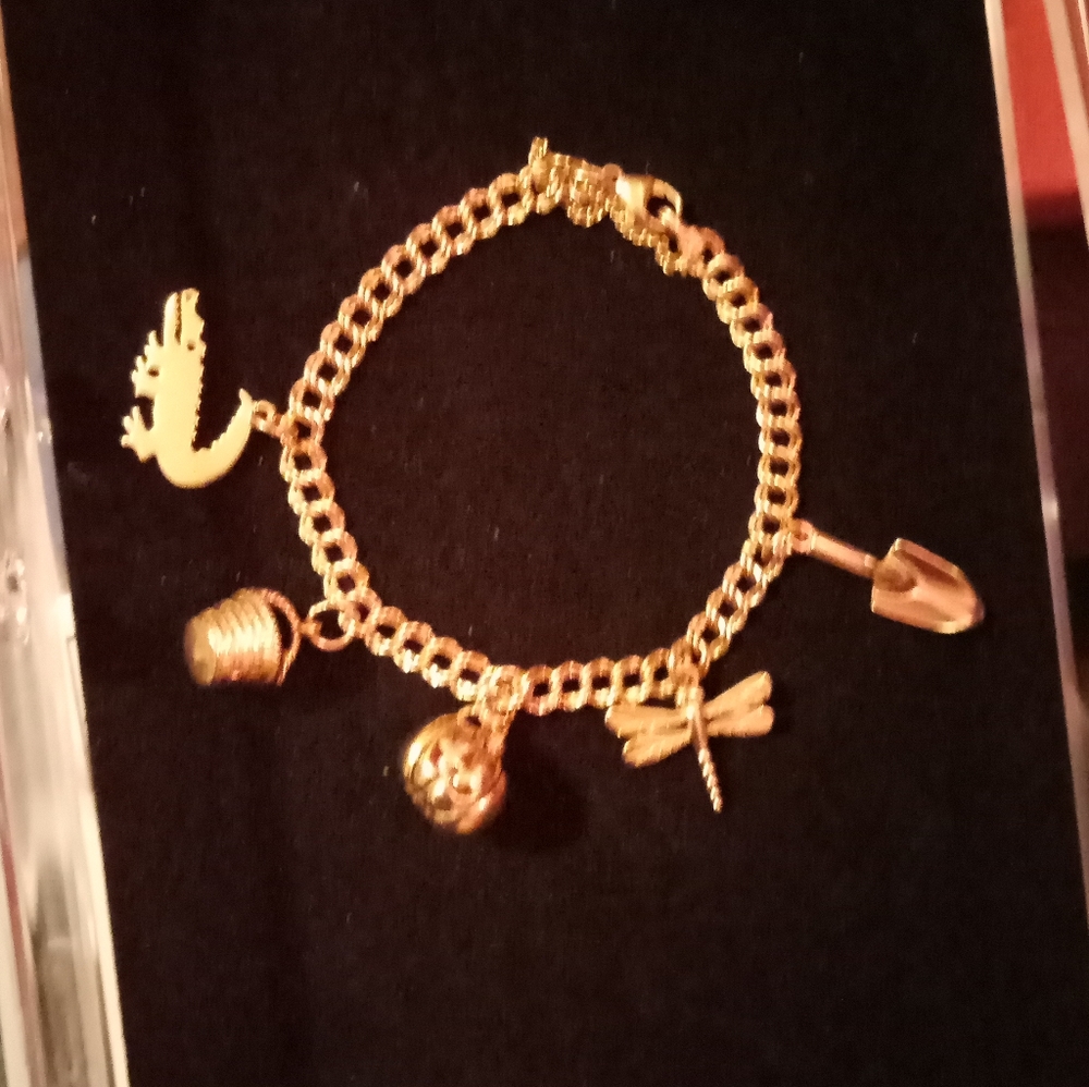James Avery